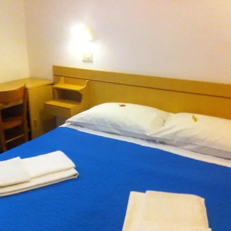 Hotel Italia-2